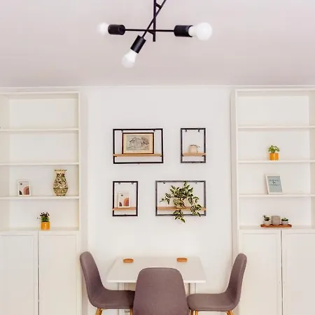 Cozy Ultracentral Universitate Square Apartment
